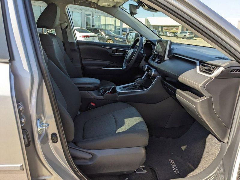 2023 Toyota RAV4 XLEImage 10