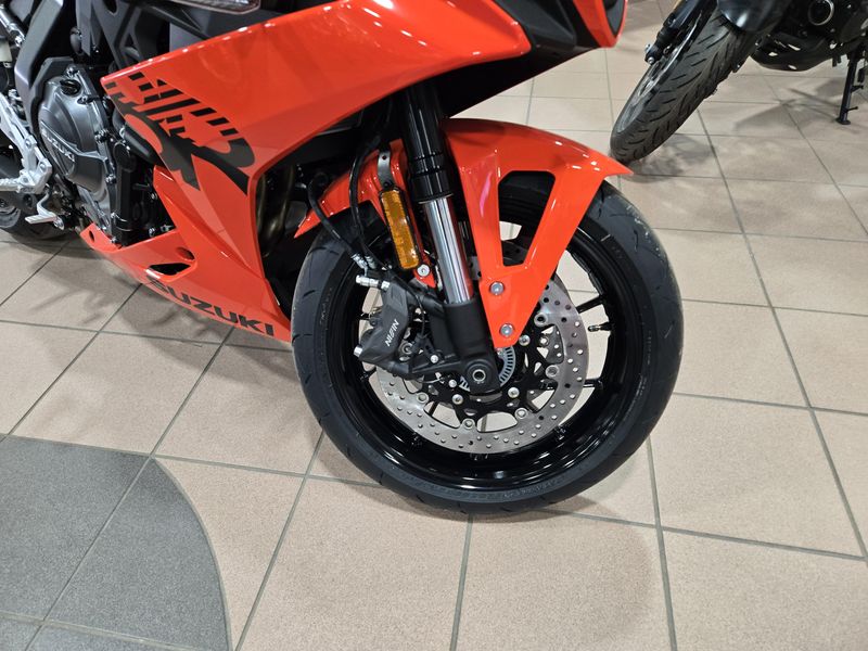 NEW 2026 SUZUKI GSX8R Image 19