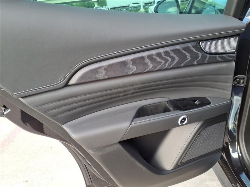 New 2025 Maserati Grecale ModenaImage 10