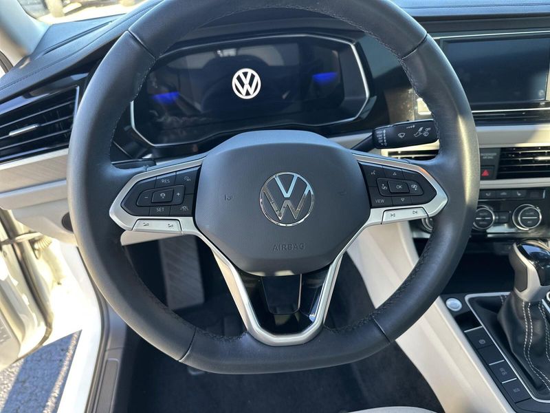 2023 Volkswagen Jetta SEImage 24