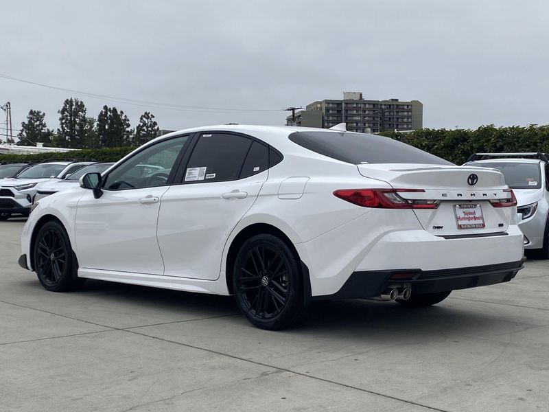 New 2025 Toyota Camry SEImage 5