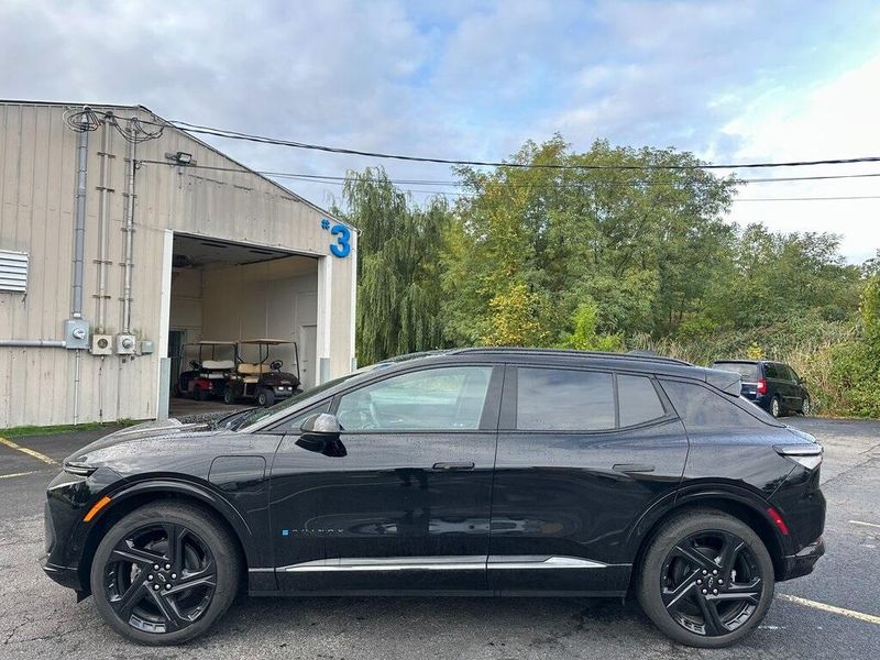 2025 Chevrolet Equinox EV 3RS photo 8