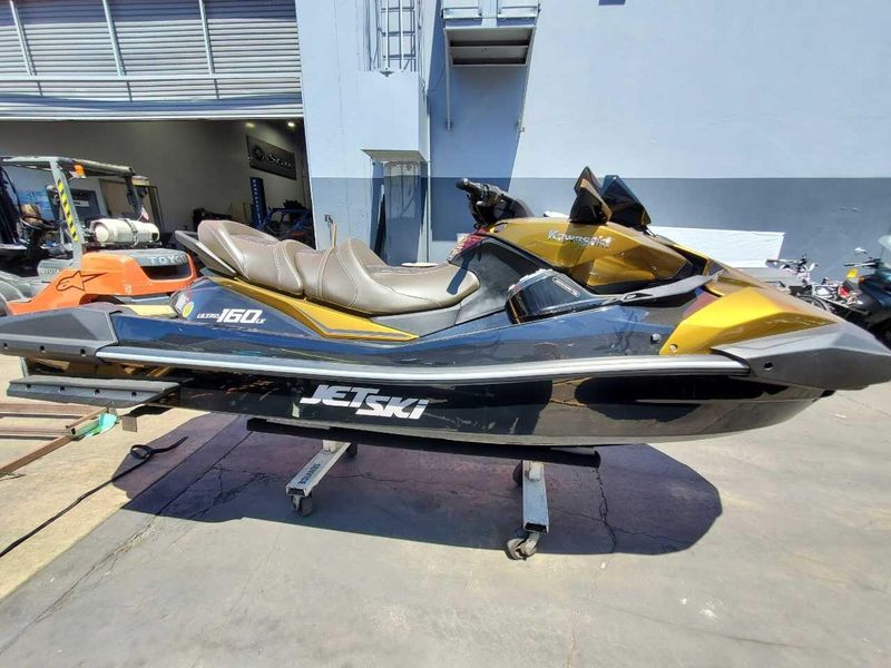 Used 2023 Kawasaki Jet Ski Ultra 160 LX Image 6