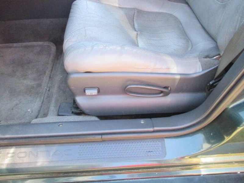 Used 2001 Pontiac Grand Prix GTImage 13