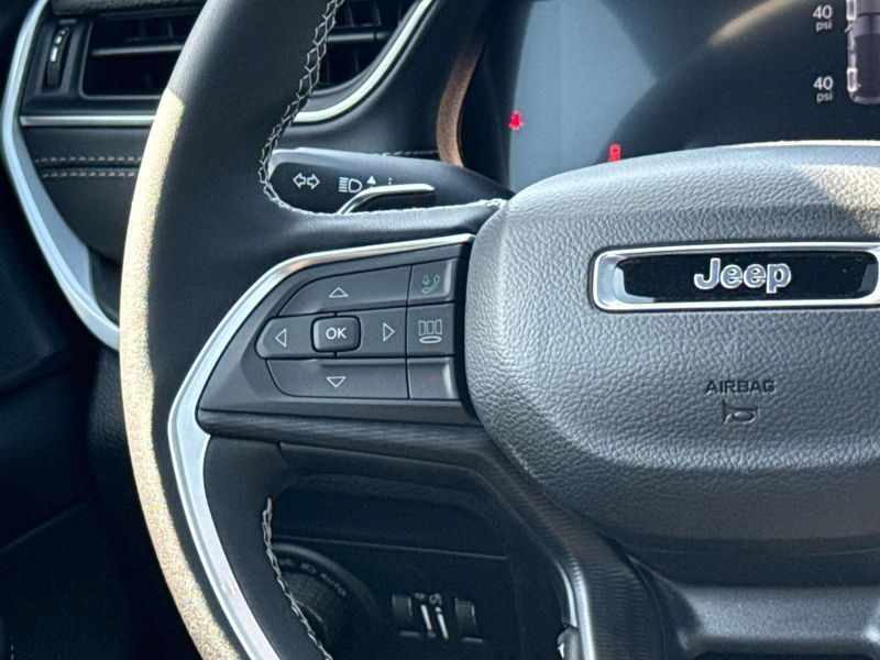 New 2026 Jeep Grand Cherokee Laredo X 4x2