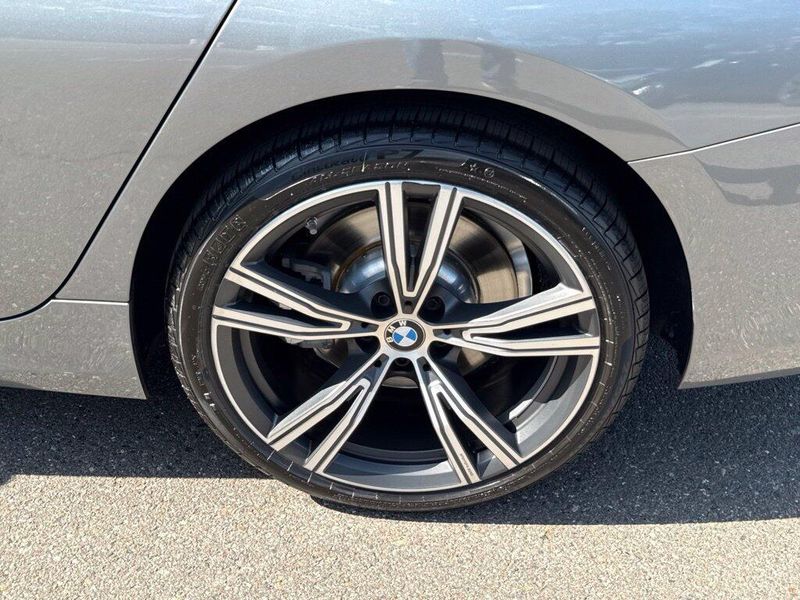 Used 2024 BMW 3 Series 330iImage 12