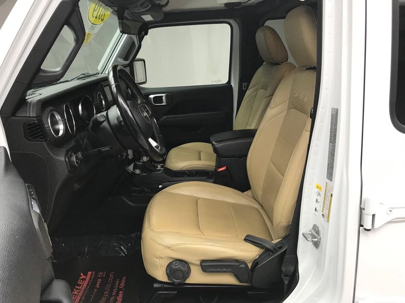 2019 Jeep Wrangler Unlimited SaharaImage 5