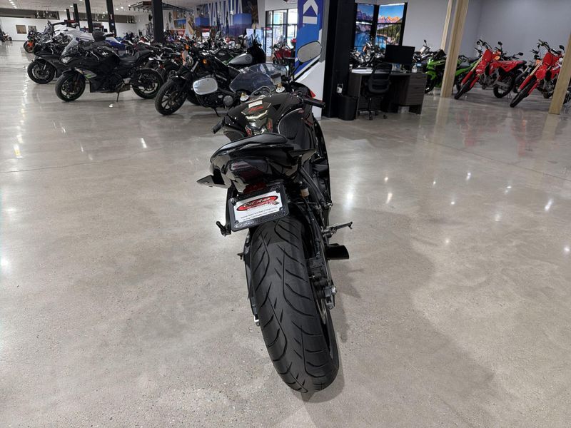 Used 2015 Yamaha YZF-R6 Image 16