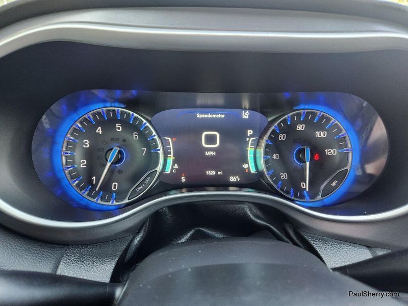 Used 2026 Chrysler Pacifica Select