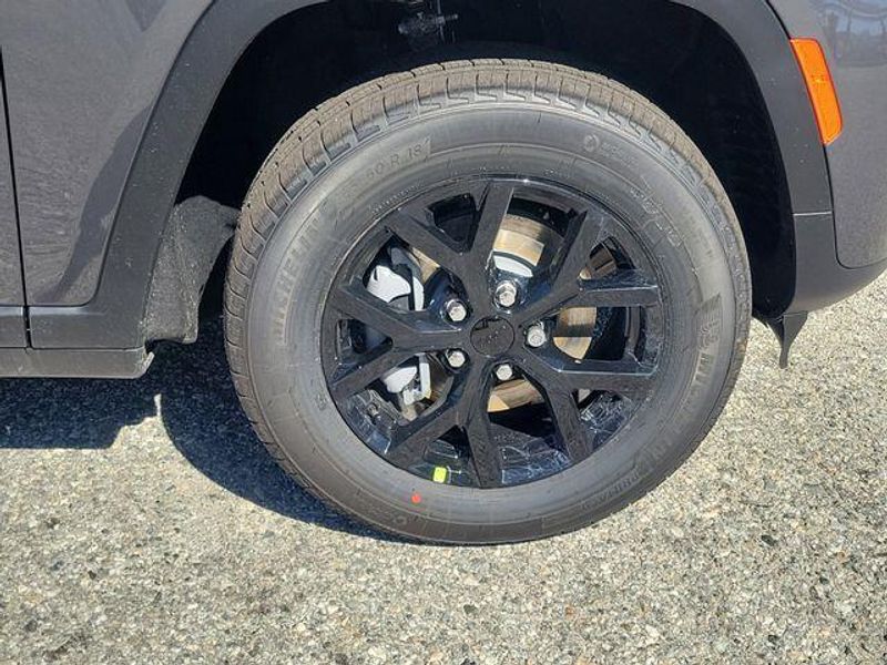 New 2026 Jeep Grand Cherokee Laredo Altitude 4x4