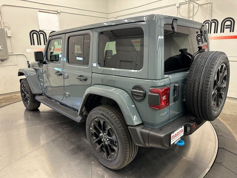 2024 Jeep Wrangler 4-door Sahara 4xeImage 8