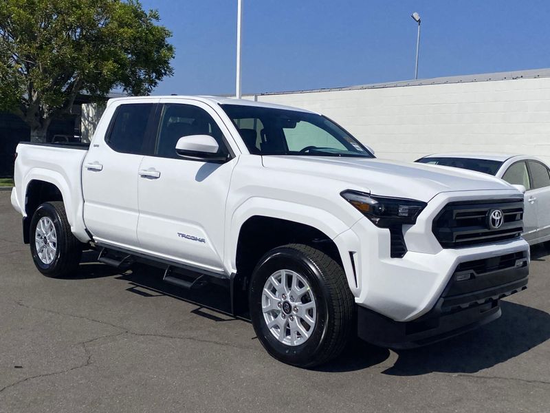 New 2025 Toyota Tacoma SR5Image 2