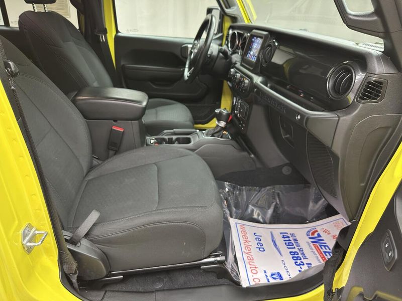 Used 2022 Jeep Wrangler Unlimited Sport AltitudeImage 17