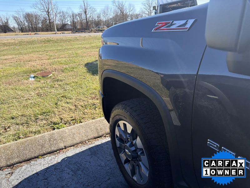 Used 2024 Chevrolet Silverado 2500HD CustomImage 15