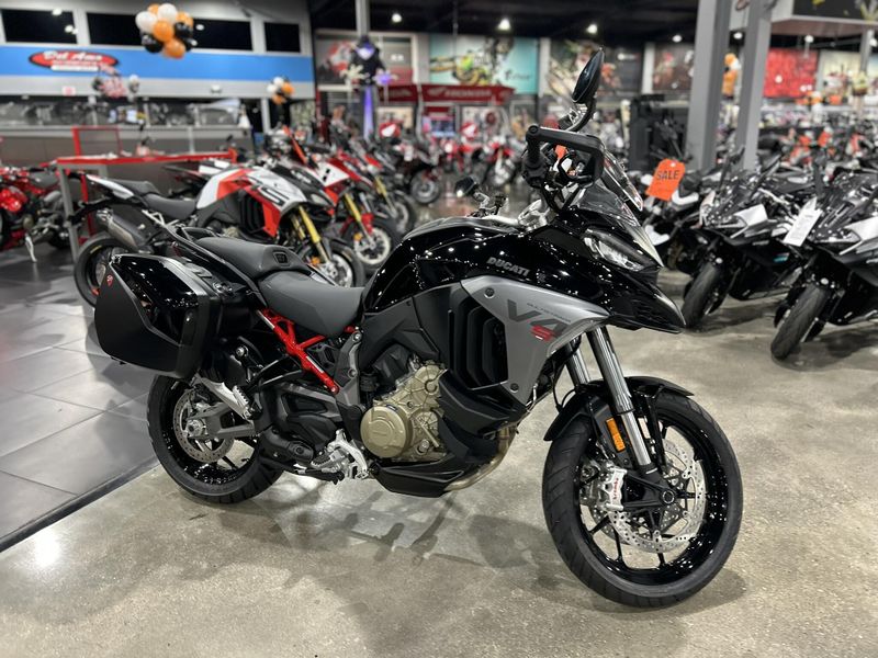 New 2025 Ducati MULTISTRADA V4 S TRAVEL & RADAR Image 2