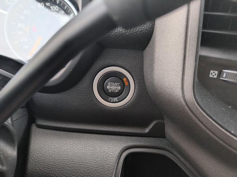 2022 RAM 2500 TradesmanImage 21