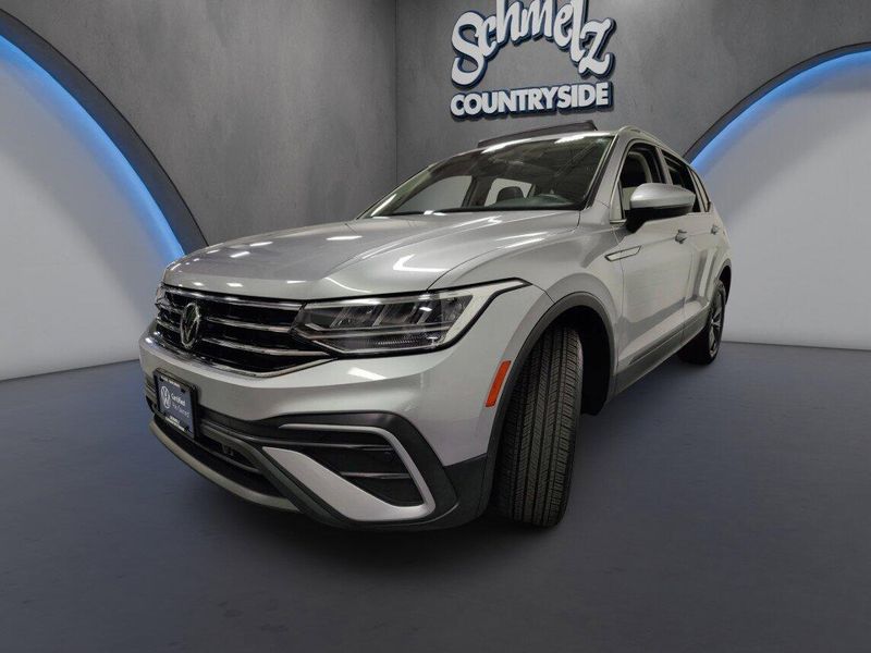 Used 2022 Volkswagen Tiguan SE AWD w/SunroofImage 11