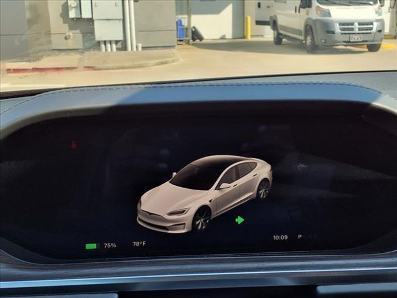 2022 Tesla Model S BaseImage 8