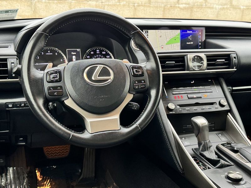 2018 Lexus IS 300Image 33