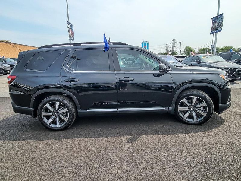 2025 Honda Pilot Elite photo 9