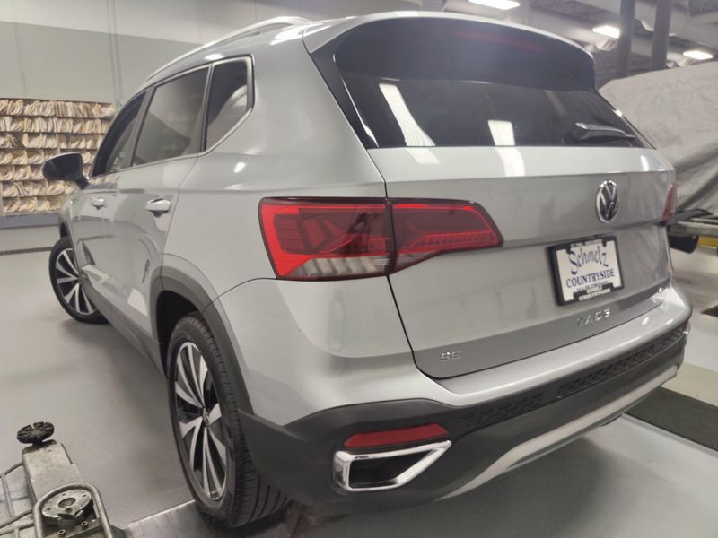 Used 2022 Volkswagen Taos SEAWD w/SunroofImage 11