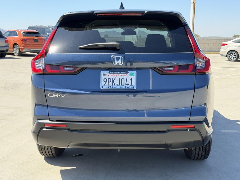 Used 2025 Honda CR-V LXImage 9