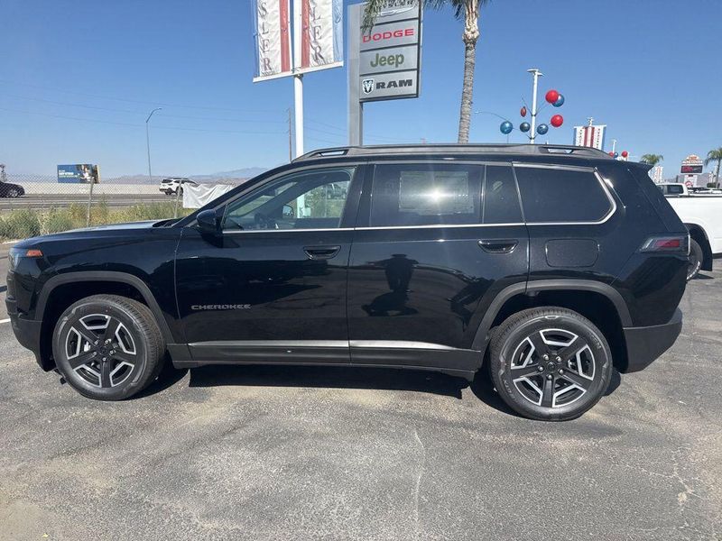 New 2026 Jeep Cherokee LaredoImage 6