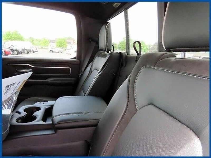 2025 RAM 1500 LaramieImage 11