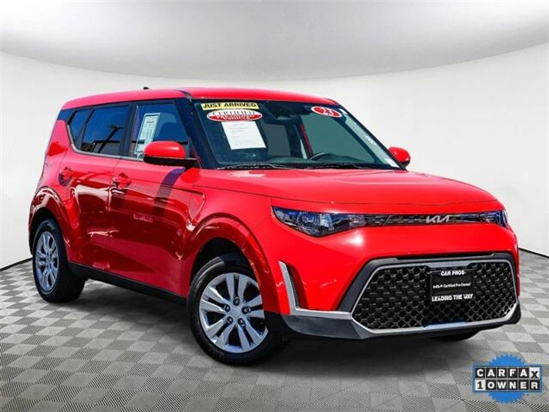 Used 2023 Kia Soul LXImage 2