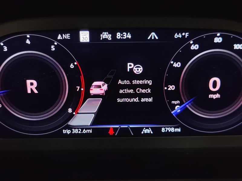 Used 2024 Volkswagen Tiguan AWD SEL R-Line w/Sunroof/navImage 10