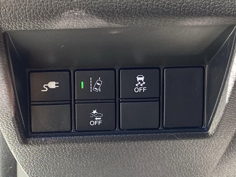Used 2018 Honda Clarity Plug-In Hybrid TouringImage 22