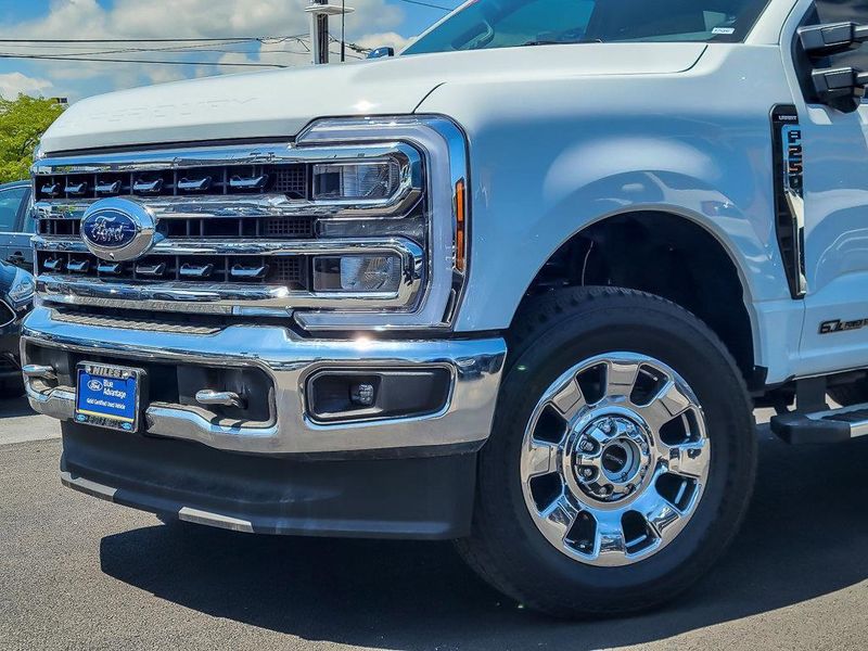 2024 Ford F-250 Lariat photo 2