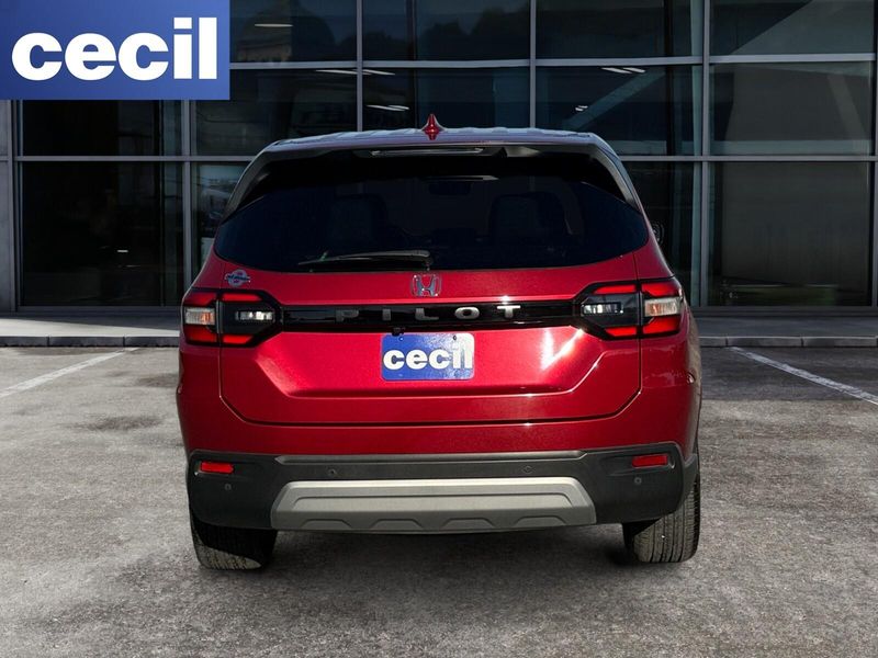 2024 Honda Pilot EX-L photo 2