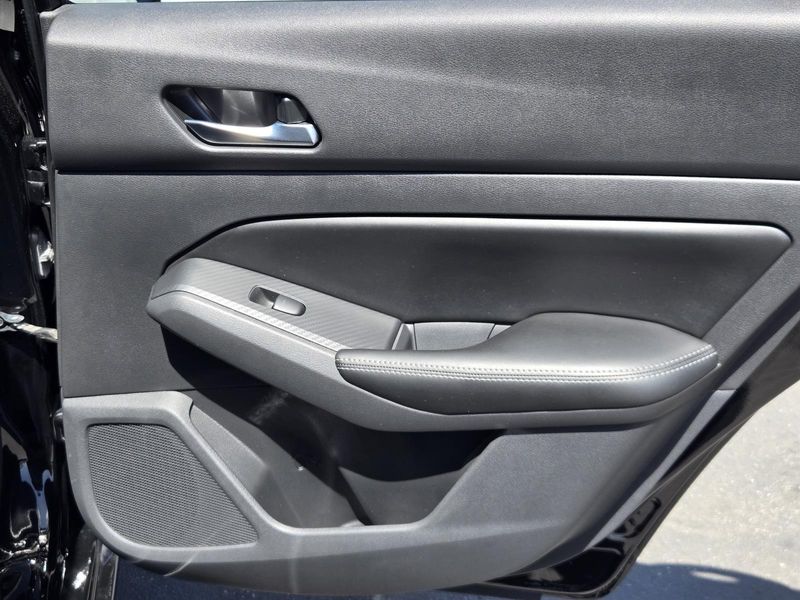 Used 2022 Nissan Altima 2.5 SV Sedan