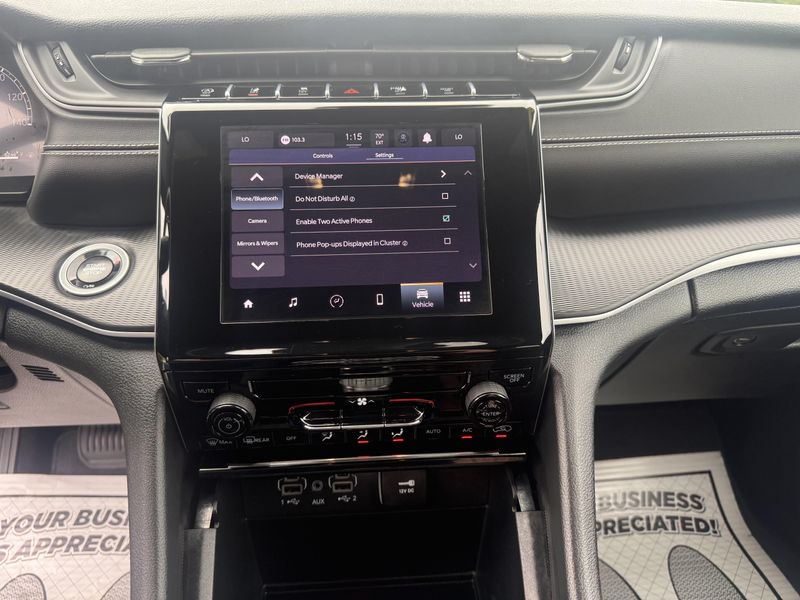 Used 2024 Jeep Grand Cherokee L Laredo