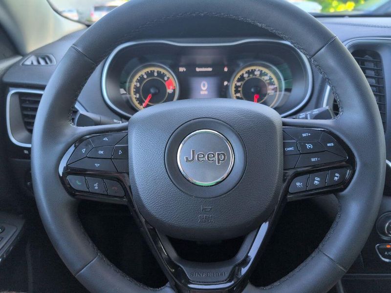 2023 Jeep Cherokee Altitude LuxImage 23