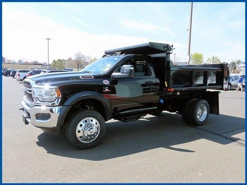 2024 RAM 5500 Chassis Cab TradesmanImage 1