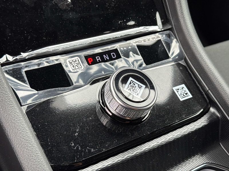 New 2026 Jeep Grand Cherokee L Laredo 4x2