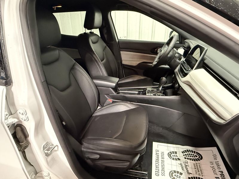 Used 2025 Jeep Compass LimitedImage 10