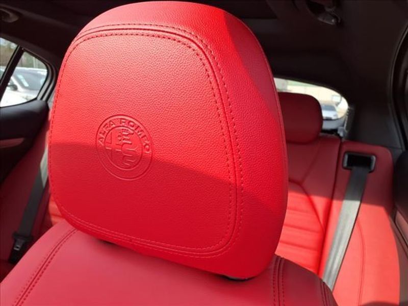 New 2025 Alfa Romeo Stelvio AwdImage 16