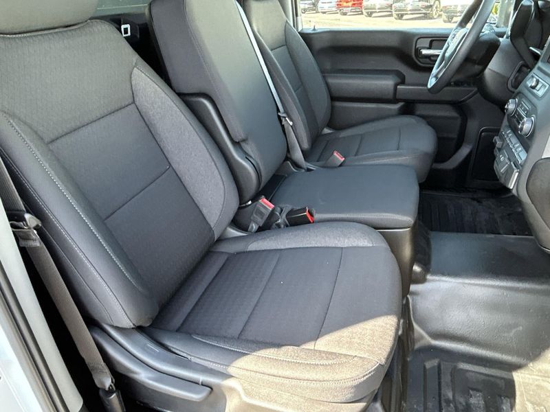 2024 Chevrolet Silverado 3500HD CC Work TruckImage 24
