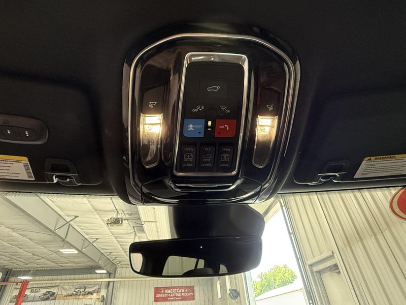 Used 2024 Jeep Grand Cherokee OverlandImage 23