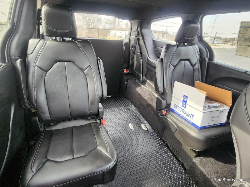 New 2026 Chrysler Voyager LX