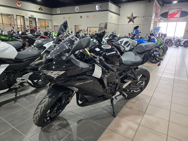 NEW 2026 KAWASAKI NINJA ZX-4R ABS Image 3