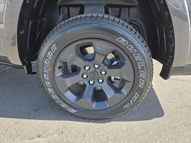New 2026 RAM 1500 Big Horn Crew Cab 4x2 5'7' Box