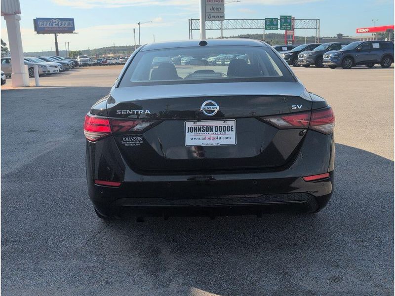 Used 2023 Nissan Sentra SVImage 4