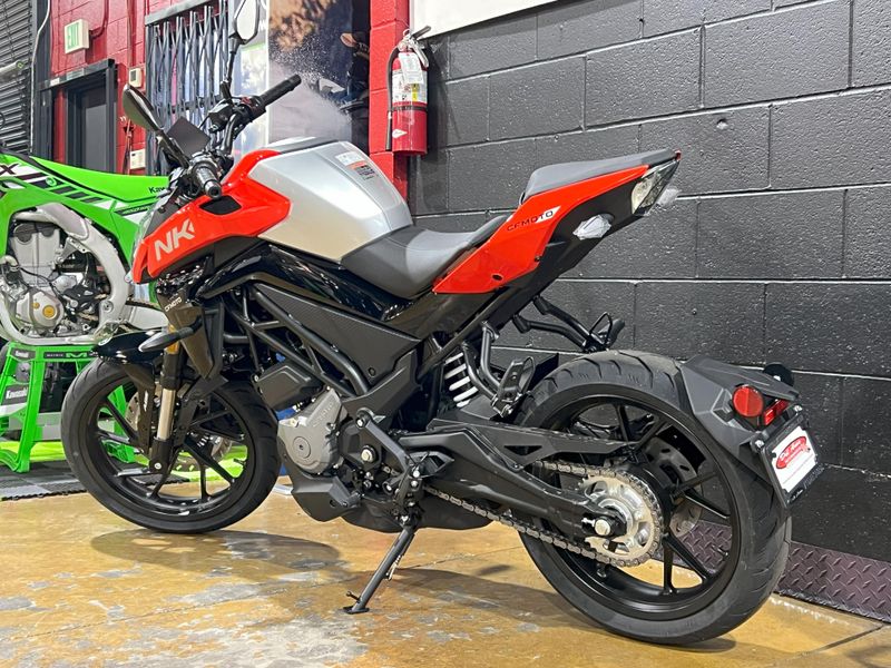 2025 CFMOTO 300NK Image 4