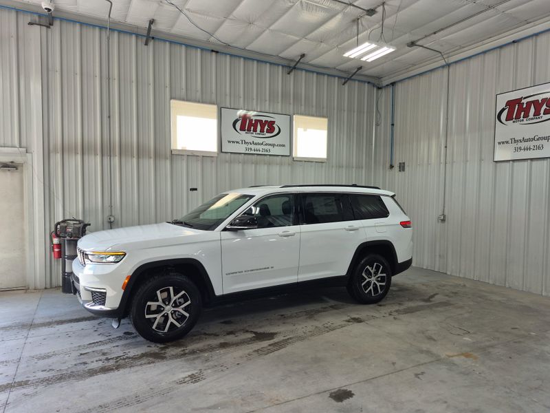 New 2025 Jeep Grand Cherokee L Limited 4x4Image 22