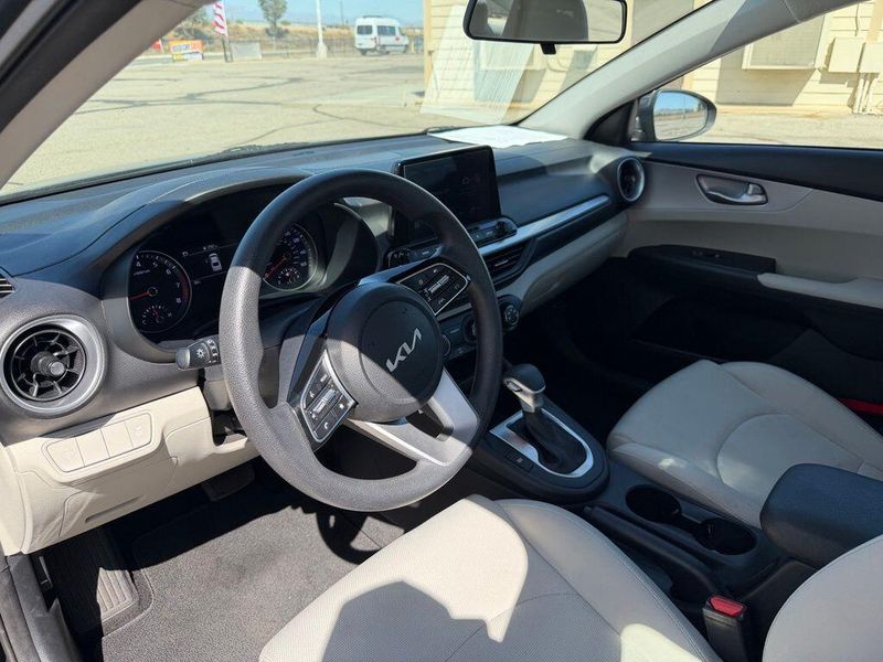Used 2023 Kia Forte LXSImage 10