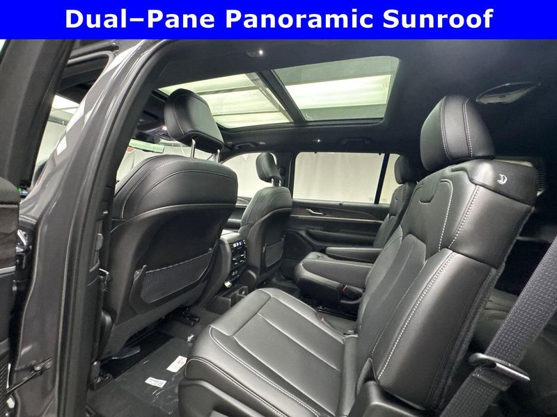 2025 Jeep Grand Cherokee L Limited 4x4Image 22